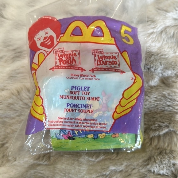 McDonalds Vintage 1999 Piglet #5 in Disney Winnie The Pooh Series Happy Meal Toy - Picture 2 of 2